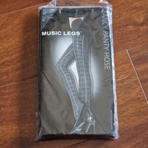 Music Legs Black and Gray Plaid Patterned Tights